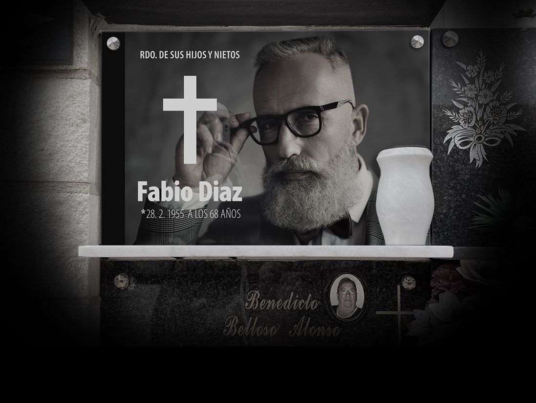 Skleněný náhrobek - Lápidas para columbarios