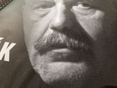 Lápida de vidrio con garantía de color de 100 años para exteriores