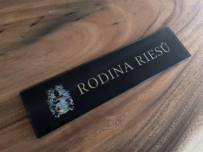 Lápida de vidrio con garantía de color por 100 años en exteriores