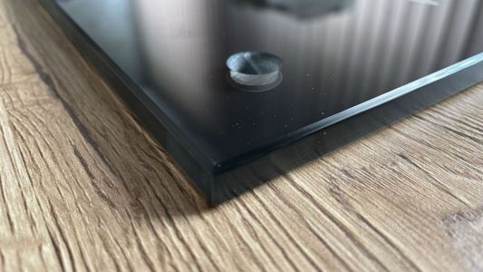 Abertura en una placa de vidrio