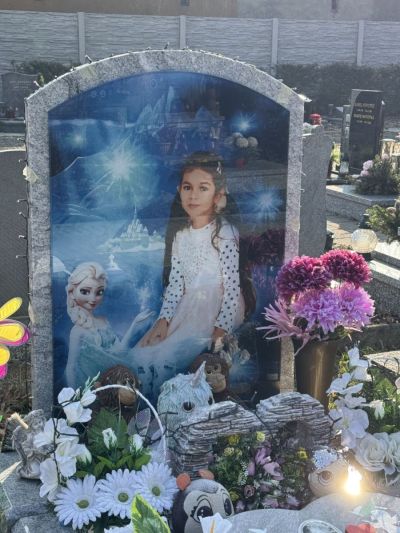 Placa de lápida de vidrio para una niña