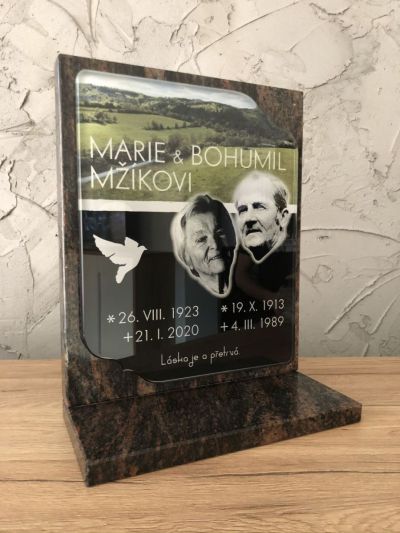 Placa de vidrio para columbario sobre base de granito